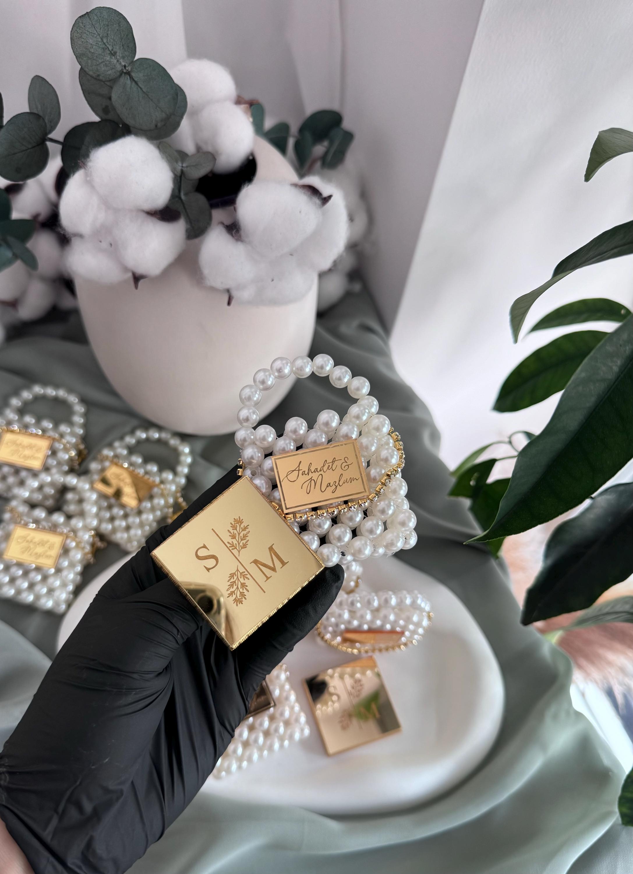 Mini Pearl Bag, Premium Chocolate, Handmade Wedding Favor, Luxury Bridal Shower Gift, Personalized Pearl Clutch, Pearl Purse Favor