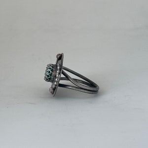 Anello in argento e smeraldo immagine 6