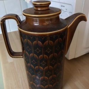 Retro pottery . Cool kitchen stuff