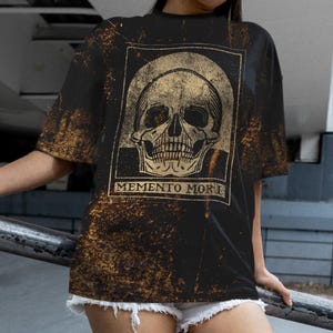 Gothic Skull Tee: Memento Mori Unisex T-Shirt