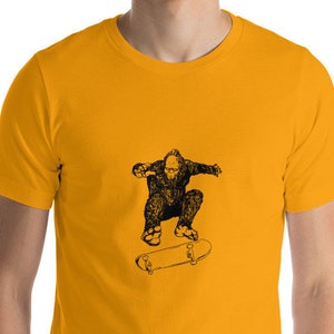Bigfoot Skateboarding Shirt, skateboard shirt, athletic Bigfoot shirt, cool Short-Sleeve Unisex T-Shirt, Sports jersey
