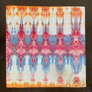 Bandana quadrata grande tinta ghiaccio con immagini interessanti