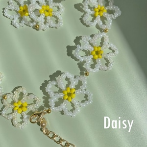 Beaded Flowers and Freshwater Pearl Necklace Choker, daisy flower necklace, birthday gift for girlfriend, Valentines day gift for her