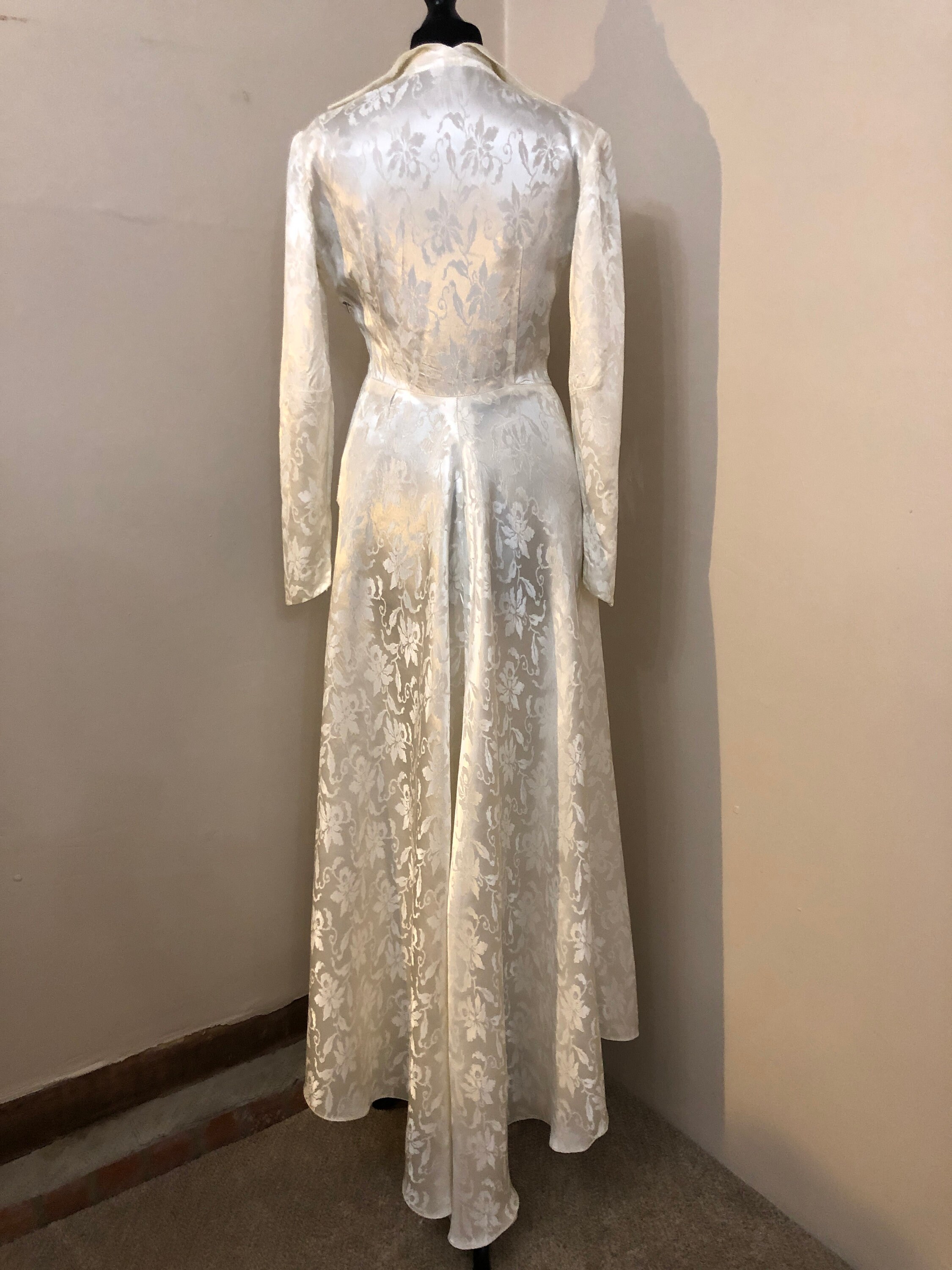 Elegant 1940s Vintage, Long, Satin Damask, Long Sleeves, Deep V Neck ...