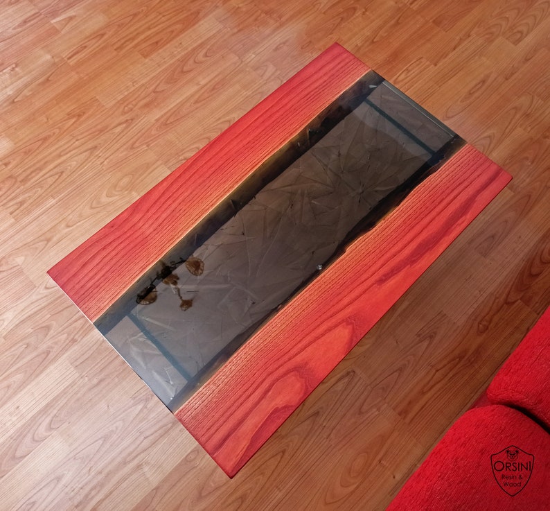 RED SHARD Chestnut and epoxy resin coffee table image 3