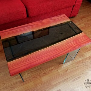 RED SHARD Chestnut and epoxy resin coffee table image 1