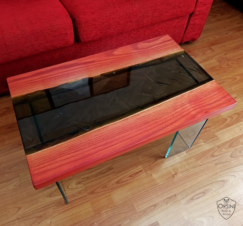 RED SHARD Chestnut and epoxy resin coffee table image 1