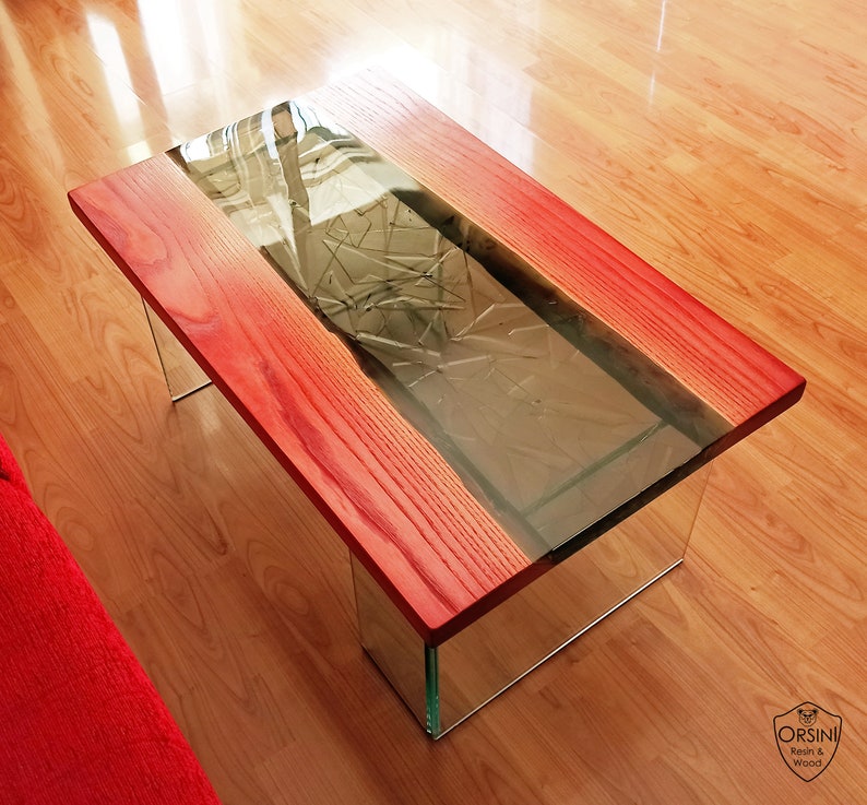 RED SHARD Chestnut and epoxy resin coffee table image 5