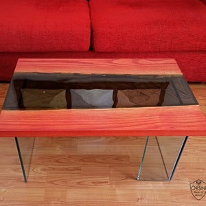 RED SHARD Chestnut and epoxy resin coffee table image 2