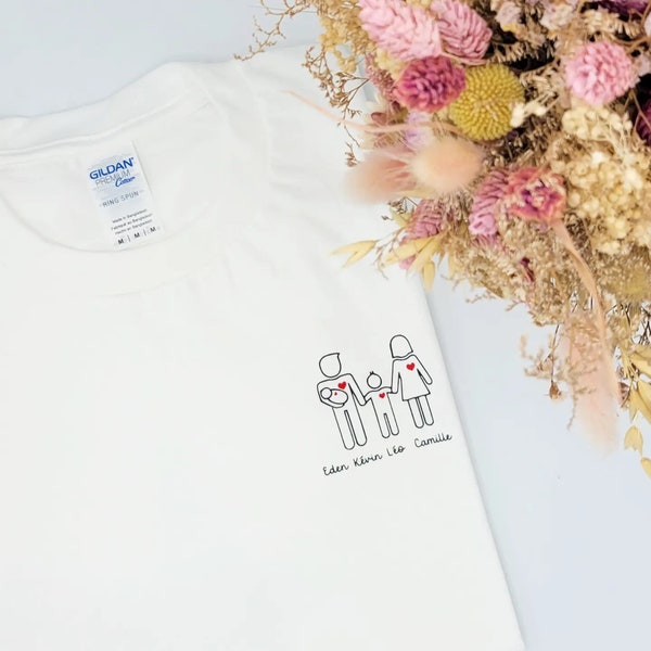 Tee shirt blanc personnalisé famille avec prénoms et coeur