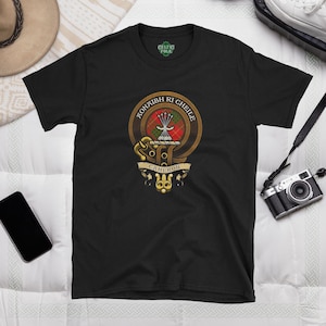 Clan Cameron Scottish Heritage Clan Badge Shirt – Family Crest & Tartan Hoodie – Scottish Clan Sweatshirt – Cameron Clan Gift