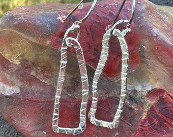 Textured triangles earrings