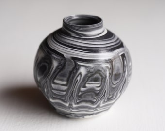 Vase en poterie en marbre, vase en céramique fait à la main