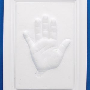 Picture That Impression Picture Frame Casting Kit&#39;s included in this purchase.