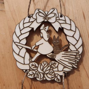 Kiki's Delivery Service Ornament ~ Laser Cut Wood Sign Ornament ~ Kiki and Jiji Sign ~ Miyazaki Studio Ghibli Ornament Bild 4
