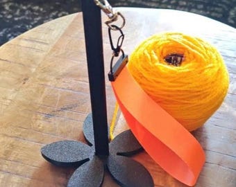Wristband Yarn Spinner 2nd generation, Portable Yarn Holder,Personalized Yarn Holder,Crochet Yarn Spinner,