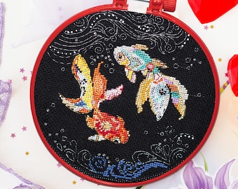 金魚のクロスステッチキット – 海の波模様の刺繍フープアート（15 x 15