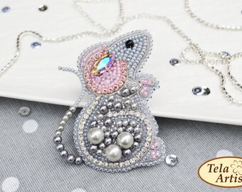 DIY beaded brooch Bat