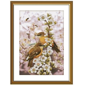 In the May Garden borduurpakket *** GRATIS VERZENDING vogels in appelbloesem geteld borduurpakket lente bloemen bijen