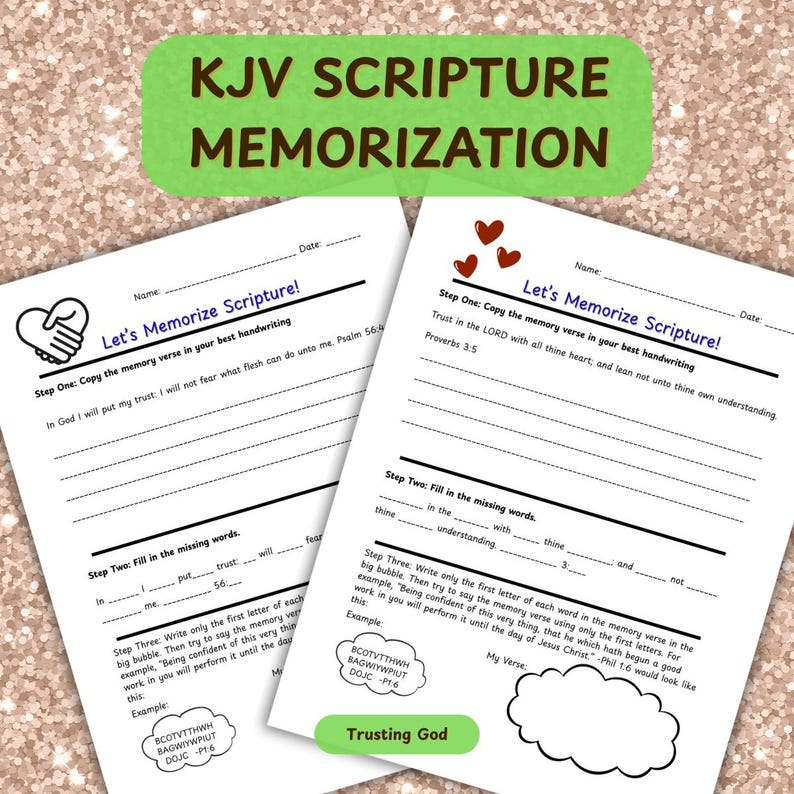 Pode incluir: Duas folhas de trabalho brancas com o texto "Vamos Memorizar as Escrituras!" e instru&ccedil;&otilde;es para memorizar. As folhas de trabalho t&ecirc;m se&ccedil;&otilde;es de preenchimento e um espa&ccedil;o para escrever a primeira letra de cada palavra. A parte superior da imagem tem o texto "KJV SCRIPTURE MEMORIZATION".