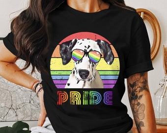 Camiseta de perro Rainbow Pride, dálmata colorido con gafas de sol, ropa del mes del orgullo LGBTQ, camiseta gráfica unisex, regalo para amantes de los perros