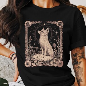 Fox Graphic Tee, Nature-Inspired Shirt, Forest Animal Top, Wildlife Art Apparel, Boho Fox Print T-Shirt, Casual Cute Outfit