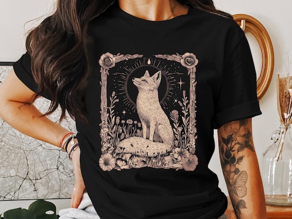Cottagecore Fox T-Shirt, Nature Inspired Tee, Vintage Style Graphic, Boho Forest Animal Art, Floral Design, Rustic Wildlife Top, Cute Fox