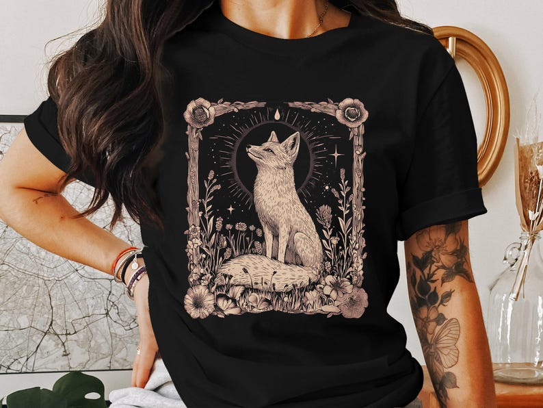 Fox Graphic Tee, Nature-Inspired Shirt, Forest Animal Top, Wildlife Art Apparel, Boho Fox Print T-Shirt, Casual Cute Outfit