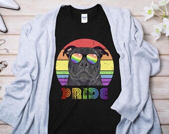Camiseta con orgullo de Staffordshire Bull Terrier, gafas de sol con bandera de arcoíris, camiseta de apoyo LGBTQ, regalo colorido para amantes de las mascotas, camiseta gráfica unisex