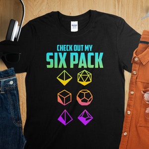 Sprawdź moją koszulkę Six Pack D20 Dice Dungeons Tabletop RPG Roleplaying Dragons D20 Dice Gamer