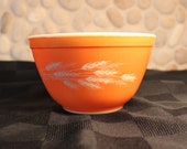 Vintage, Pyrex Nesting Bowl, 401, Autumn Harvest Pattern. 1979-81. 750 ml