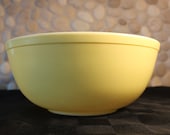 Vintage, Pyrex, Primary Colors, Nesting Mixing bowl. Yellow, 4 Qt.