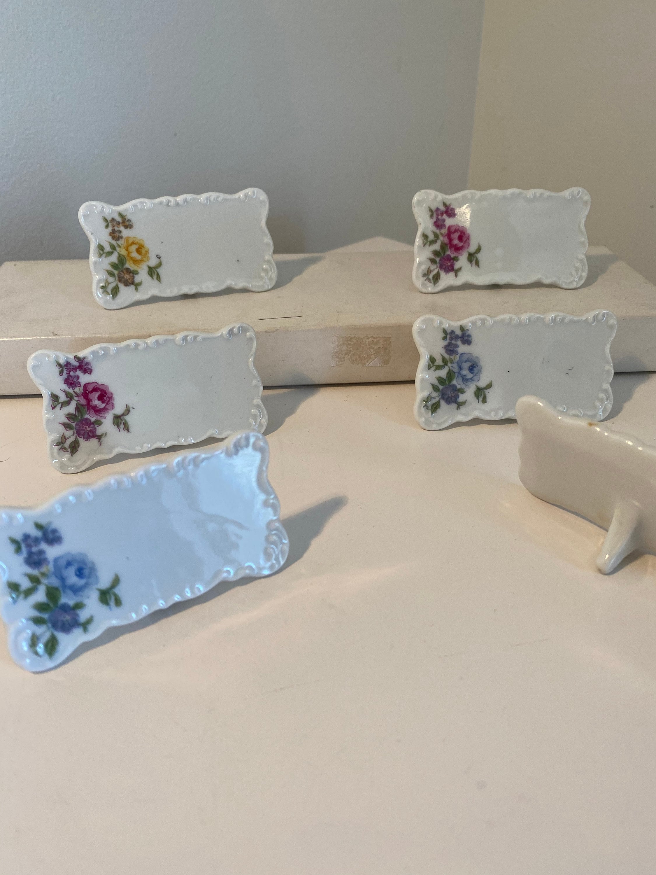 Shafford 6 Glazed Porcelain Place Setting Name Cards With Shafford 6 Glazed Porcelain Place Setting Name Cards With