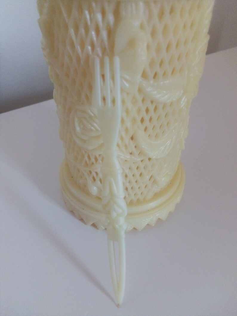 25 x Vintage plastic Tiki forks for hors d/'oeuvre Faux ivory forks in original faux ivory holder container canape