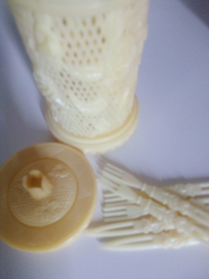 25 x Vintage plastic Tiki forks for hors d/'oeuvre Faux ivory forks in original faux ivory holder container canape