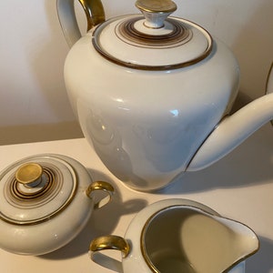 Vintage Bavarian Quality Porcelain - tea pot and tea setting, Qualität porzellan