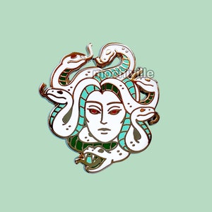 Medusa Kopf Emaille Pin | Hard Emaille Pin | Schlangen | Griechische Mythologie | Mythen | Gorgon