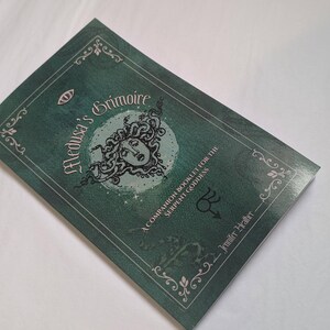 Medusa Book - Medusa's Grimoire Broché - Déesse serpent, symbolisme du serpent image 2