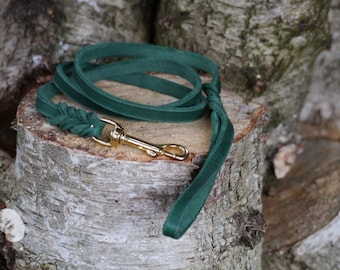 Green leash made of fat leather