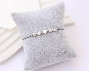 White howlite bracelet for women Howlite jewelry Crystal bracelet Custom bracelet Best friend gift Natural stone bracelet Gemstone bracelet
