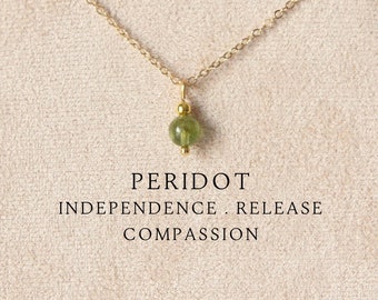 Peridot necklace Peridot crystal necklace August birthstone necklace for mom Peridot jewelry Peridot stone Stress relief gift Detox Cleanse