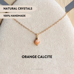 Collier en calcite orange Pendentif en calcite Bijoux en calcite Bijoux en calcite Cadeaux pour étudiante en soins infirmiers Collier délicat en cristal Collier de pierres précieuses