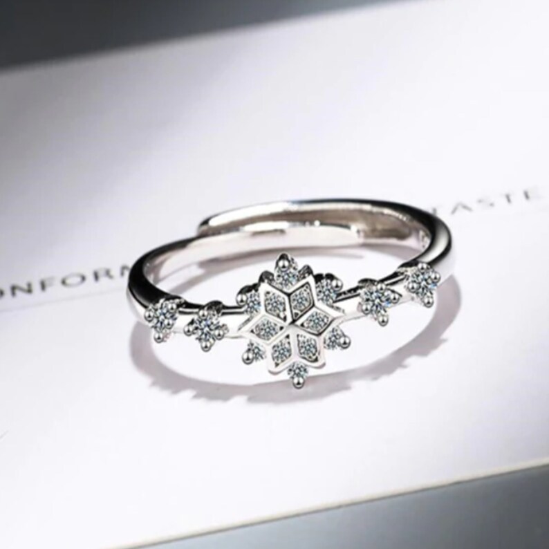 Snowflake Sterling Silver 925 adjustable resizable women/'s ring inlaid with Cubic Zirconia \u2022 Birthday gift Girlfriend \u2022 Minimalist