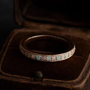 Aliança de casamento de opala, aliança eterna completa, anel de ouro rosa, pedra de nascimento de outubro, aliança combinando, presente de aniversário para ela, joia feita à mão