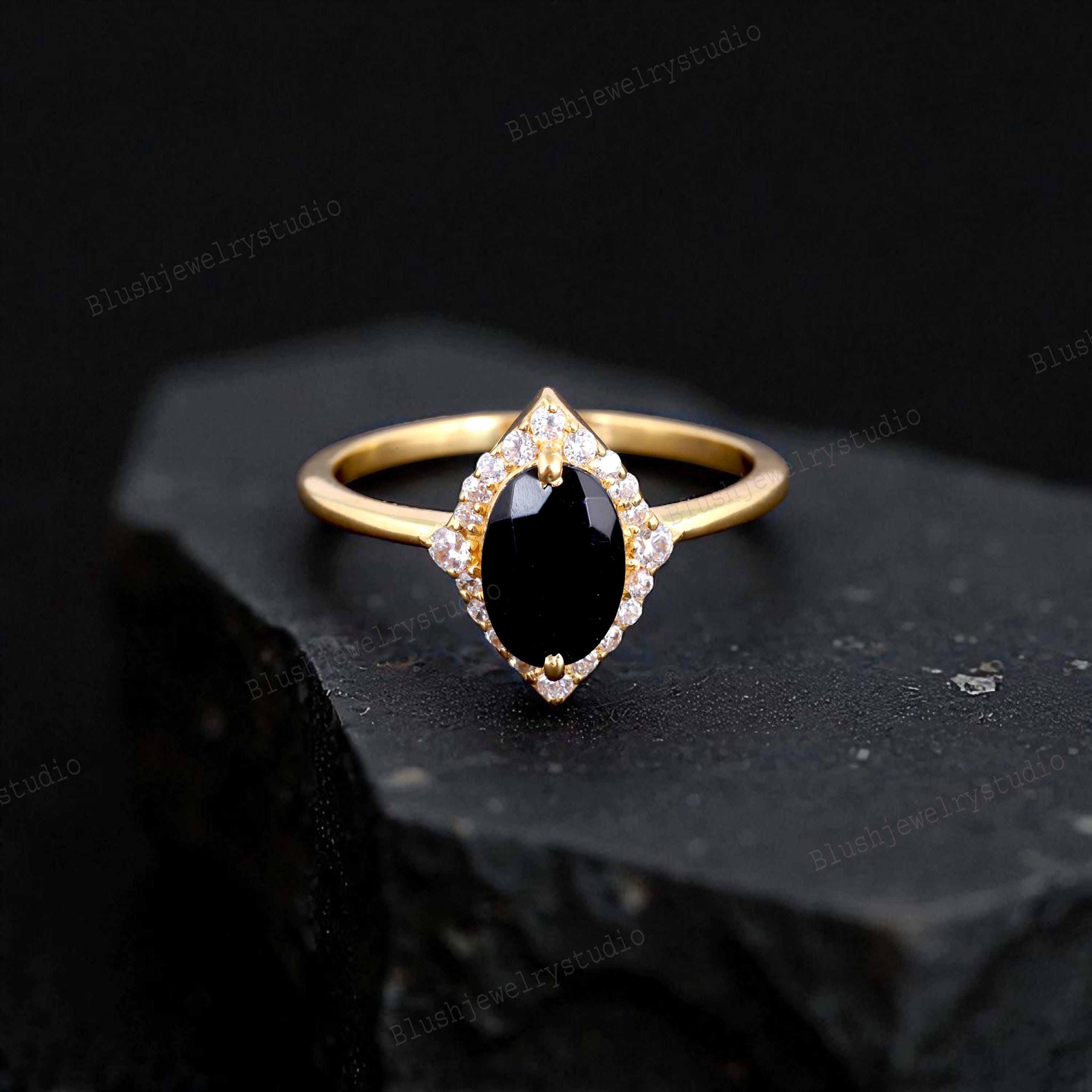 ブラックオニキスのエンゲージリング、オーバルヴィンテージエンゲージ