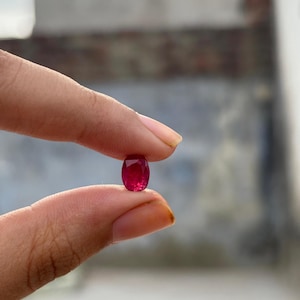 Natural 1.75 carat Pigeon Blood Mogok Burma Ruby Untreated Certified Loose Gemston Burma