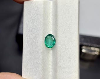 Oval Emerald Gemstone: 1.45 Carat Natural Green Emerald