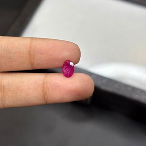 Naturlig 1,30 karat Burma Ruby Pigeon Blodröd obehandlad lös ädelsten juli födelsesten