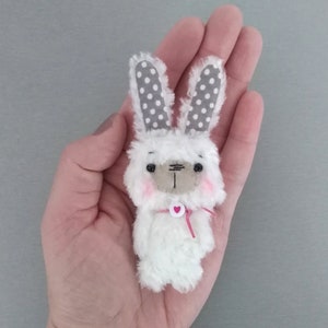 Mini White Rabbit Brooch, Kids jewelry, Soft Brooch, Plush Brooch, Animal Brooch, Birthday Gift, Toy For Blythe