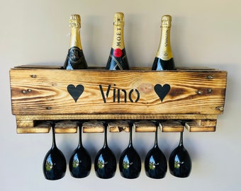 Weinregal Vino-Love | Geschenk, Flaschenregal Halterung für 6 Weingläser - Wandbar Rustikal Wandregal Holz Vintage Europalette geflammt